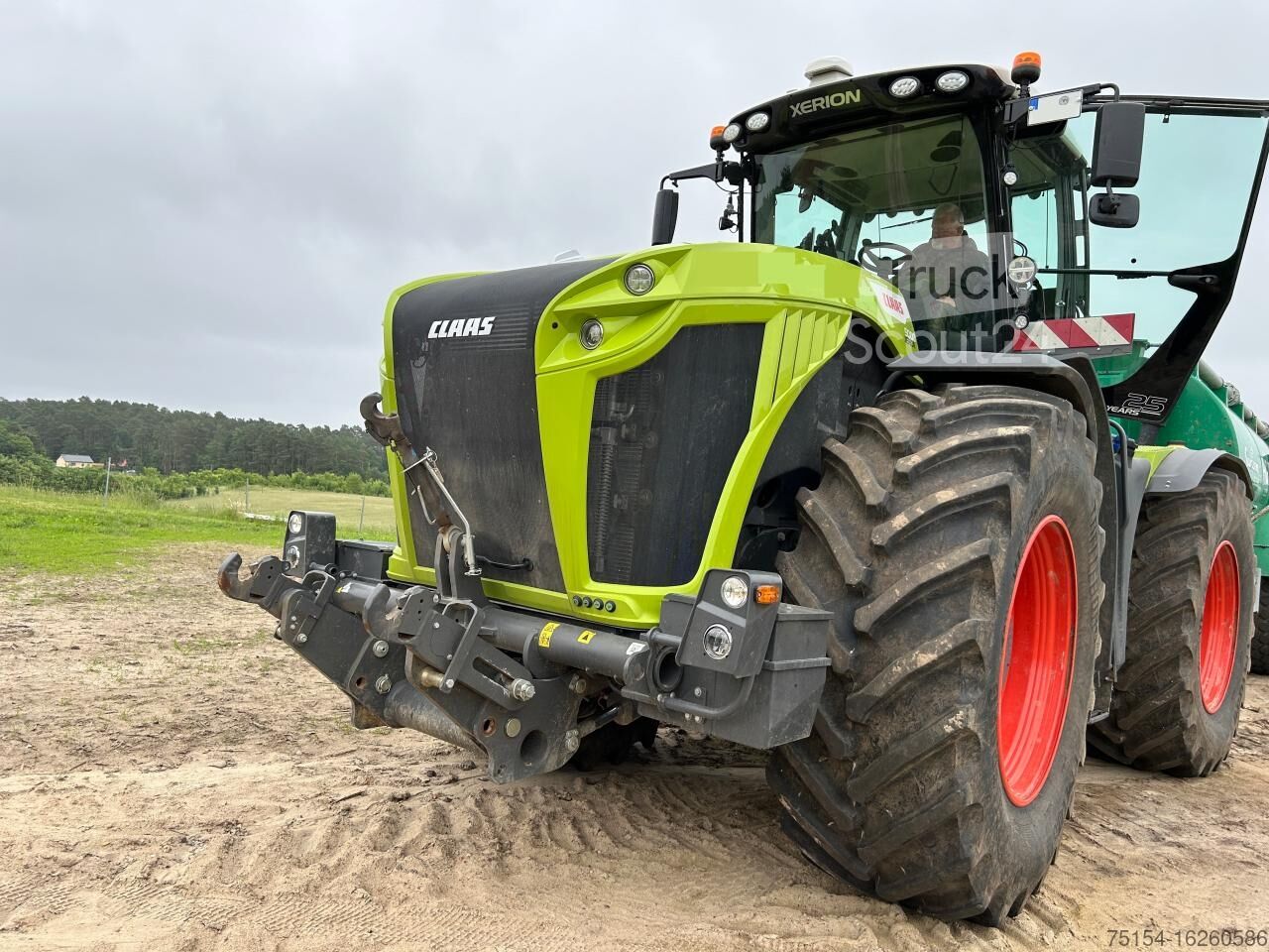 Claas orders xerion 5000 trac