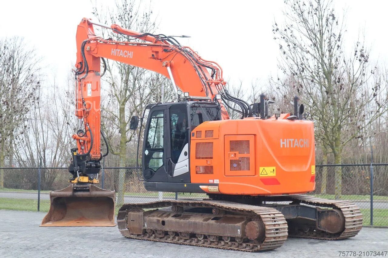 ゆうき Hitachi ZX 225 USRLC excavator specs & dimensions (2003 - 2007