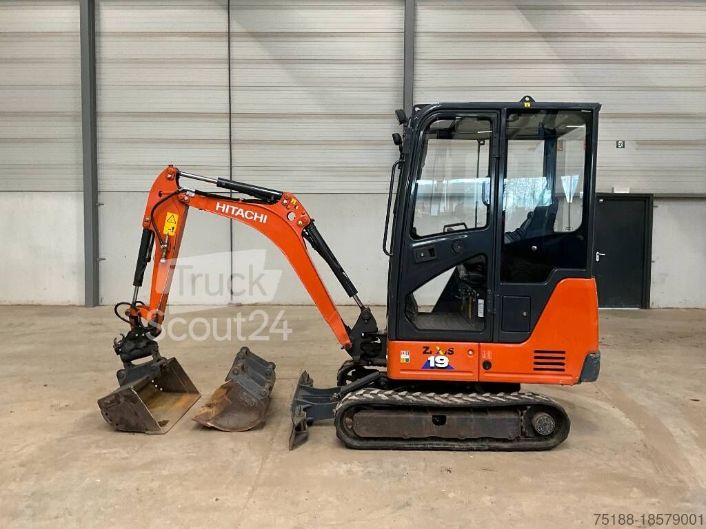 18579001-01.jpg?v=1740404116