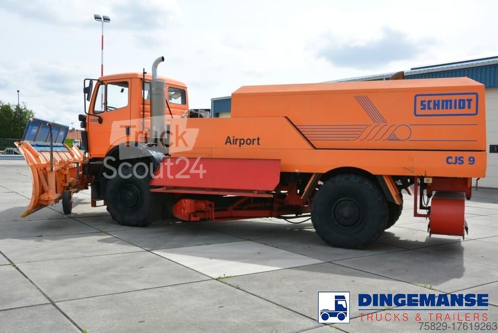 Bruder Chasse Neige Mercedes-Benz Unimog (02572) au meilleur prix sur