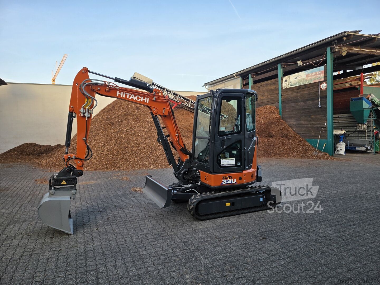 ゆう ⇒ Hitachi ZX33U-6 - TruckScout24.com 🏷️