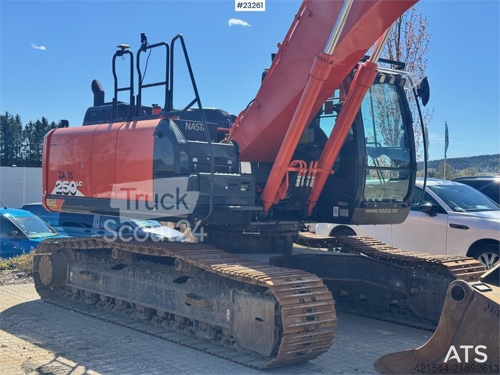 ⇒ Hitachi ZX250LC-6 Excavator – GPS – Rototilt – 2 Buckets