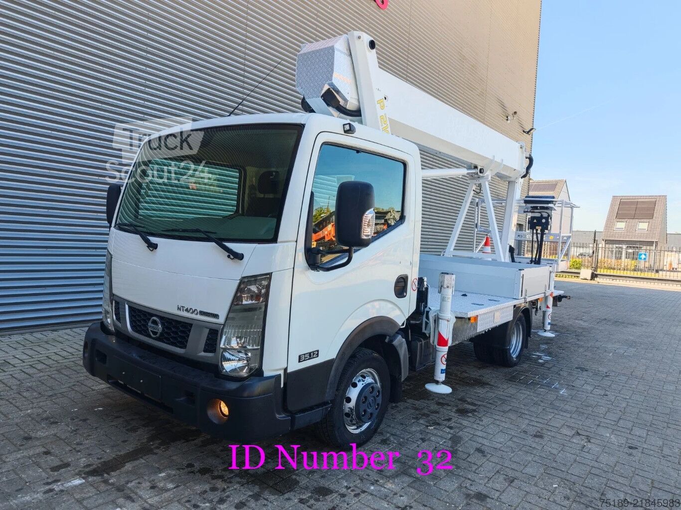 ⇒ Nissan Cabstar 35.12 NT400 Palfinger P210 BK - TruckScout24.com