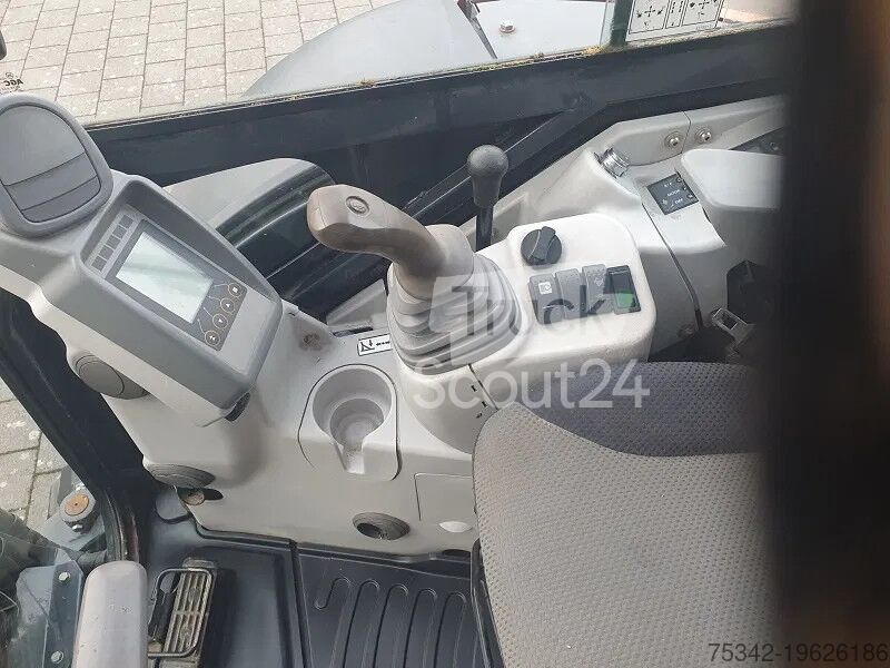 19626186-04.jpg?v=1753221422