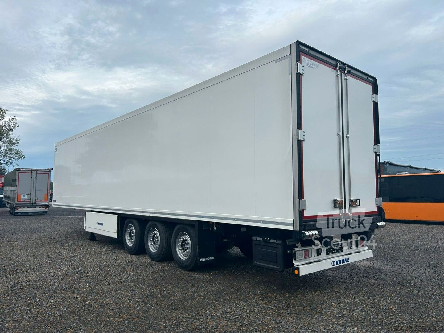 us ⇒ KRONE SDR 27 Cool Liner Blumenbreite mit Liftachse