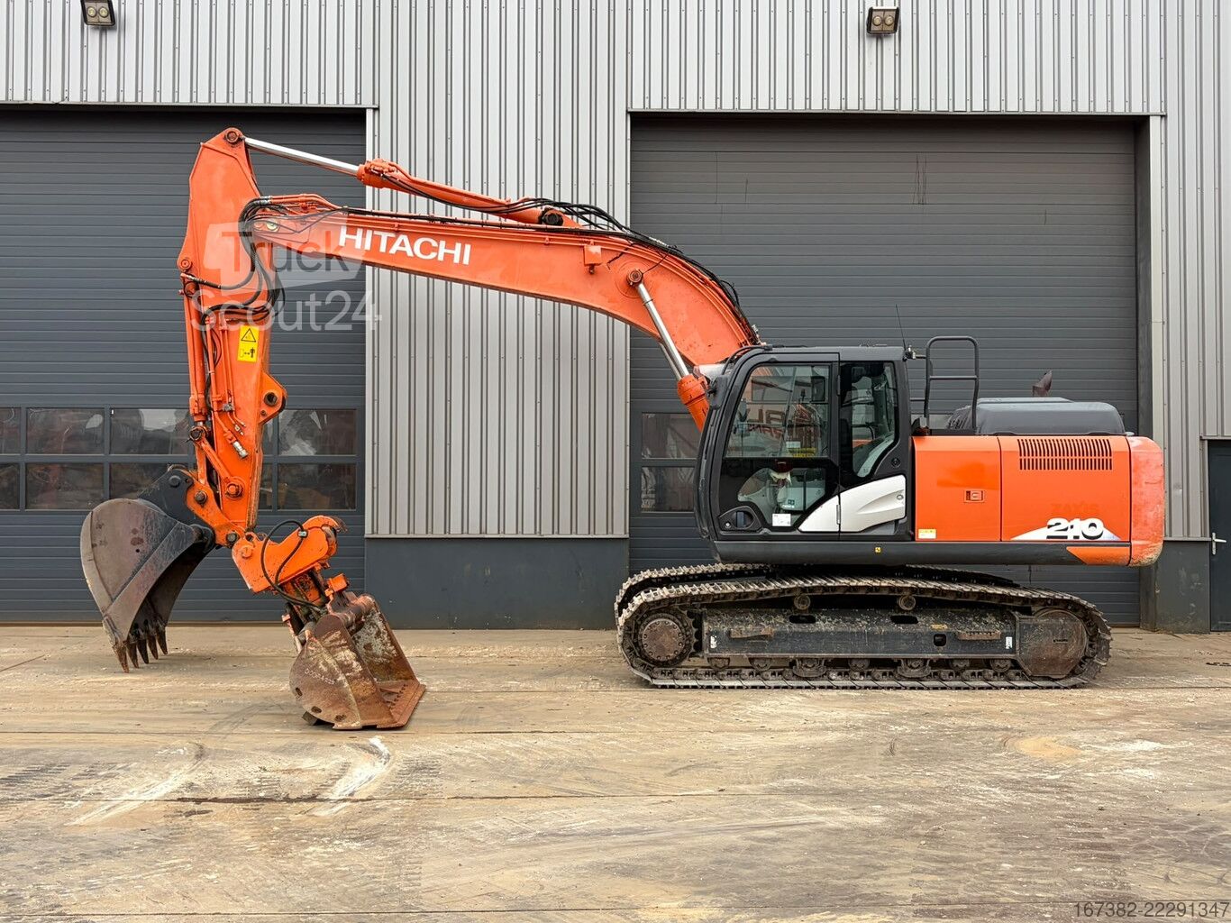 やっちゃん様 ⇒ Hitachi ZX210-6 - TruckScout24.com 🏷️