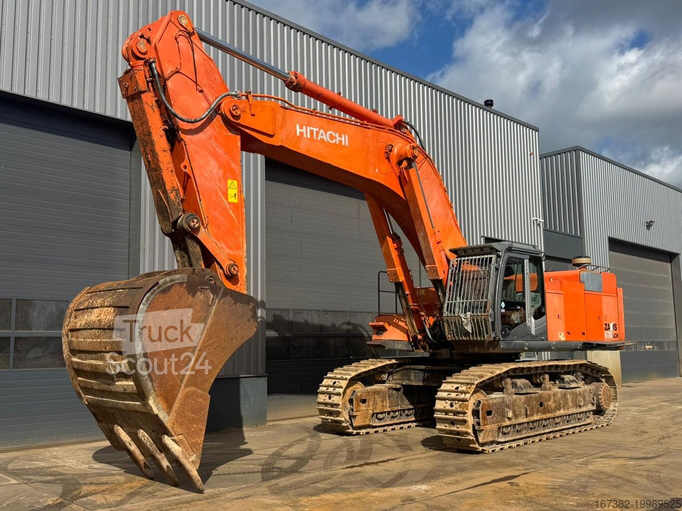 ⇒ Hitachi ZX670LCH-3 - TruckScout24.com 🏷️