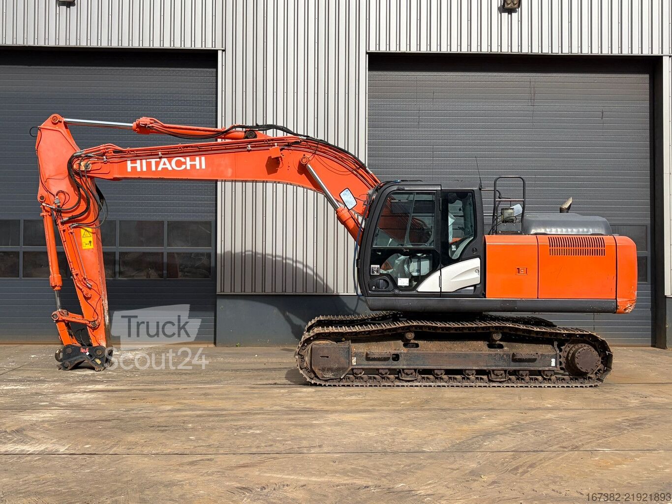 ⇒ Hitachi ZX210 LC - 6 - CE certified - TruckScout24.com 🏷️