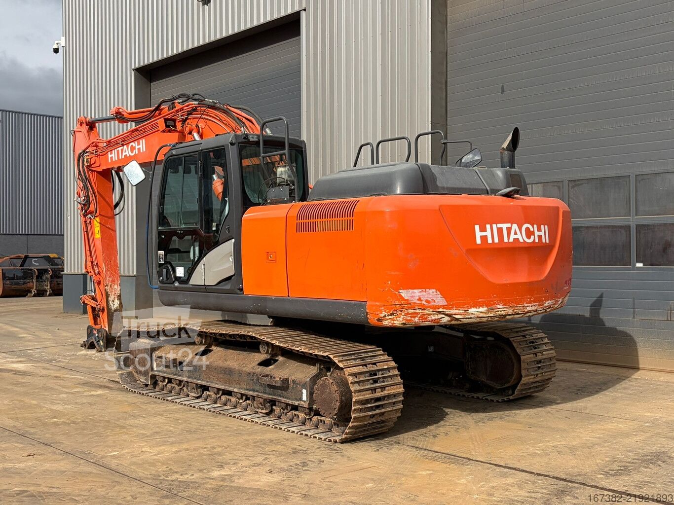 ⇒ Hitachi ZX210 LC - 6 - CE certified - TruckScout24.com 🏷️