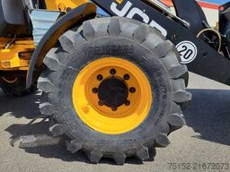 JCB 406 - Stufe V - inkl. Schaufel und Gabel