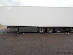 LAMBERET 3 AXLE FRIGO TRAILER WITH CARRIER VECTOR 1950mt