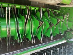 John Deere 864