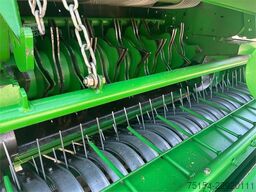 John Deere 864