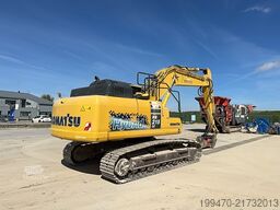 Komatsu HB215LC-3