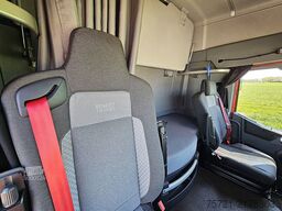 RENAULT T 520