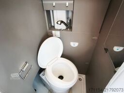 LMC LMC Innovan 592 Automatik, Längsbetten