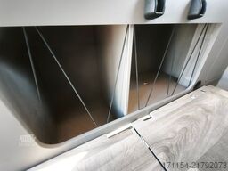 LMC LMC Innovan 592 Automatik, Längsbetten