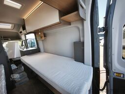 LMC LMC Innovan 592 Automatik, Längsbetten