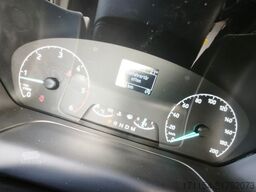 LMC LMC Innovan 592 Automatik, Längsbetten