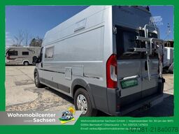 DREAMER Select Family Van