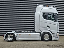 Scania S590 V8 4x2 / RETARDER / FULL AIR / 54DKM
