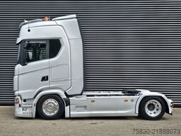 Scania S590 V8 4x2 / RETARDER / FULL AIR / 54DKM