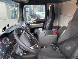 MAN TGS 26.320 / 6x2/4 / ADR / Closed box / Dhollandia