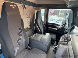 MAN TGS 26.320 / 6x2/4 / ADR / Closed box / Dhollandia