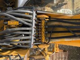 LIEBHERR R 932 / HD/SL