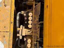 LIEBHERR R 932 / HD/SL