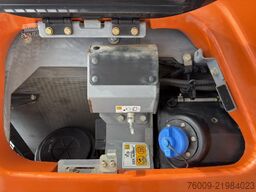 Hitachi ZX135US-6