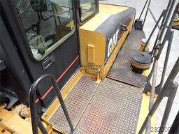Caterpillar D250E