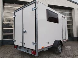 trailershop Camper Verlängerung Anhänger isoliert Fenster Tür