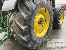 John Deere 7R310
