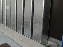 Fliegl SDS 390 Plateau mit Verriegelung+Rungen