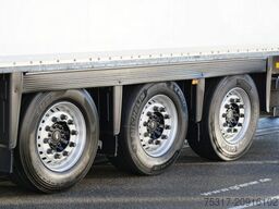 SCHMITZ CARGOBULL SKO 24/ SEITLICHE TÜREN / FALTWAND/ LIFT /2,75