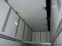 SCHMITZ CARGOBULL SKO 24/ SEITLICHE TÜREN / FALTWAND/ LIFT /2,75