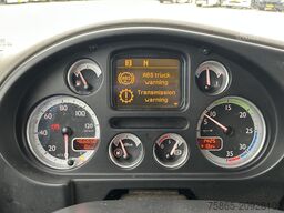 DAF LF 45 210 EEV / 466 dkm / Box Truck / Loadlift ...