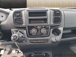 EURAMOBIL Van V 595 HB RFK, Radio DAB, Klimaauto, Solar,