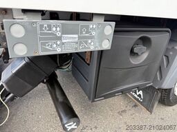 MERCEDES-BENZ Atego 821/ mit Heizfunktion, isoliert/ 3-Sitzer