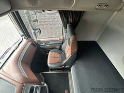 DAF XF 530 8X2+HIAB 1055E-8+JIB 150X-6 KRAAN/KRAN/C...