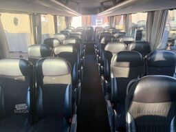 MAN R08 Lion?s Coach