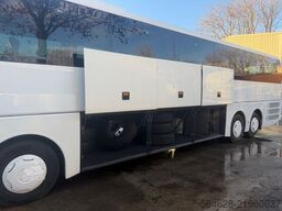 MAN R08 Lion?s Coach