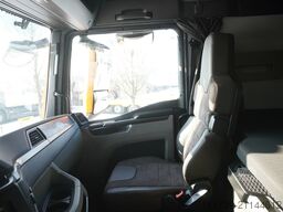 MAN TGX 33.580 6x4 tractor unit / GVM 70000