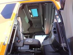 MAN TGX 33.580 6x4 tractor unit / GVM 70000