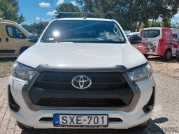 TOYOTA Hilux Double Cab Duty 4x4