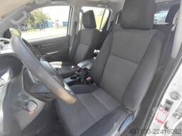 TOYOTA Hilux Double Cab Duty 4x4