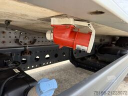 MERCEDES-BENZ ATEGO 1523 L Kühlkoffer 7,30 m LBW 1,5 T*THERMO