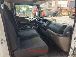 Nissan Cabstar 35.13 NT400 GSR B240PX