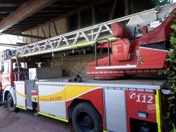 MAGIRUS DEUTZ Feuerwehr Drehleiter Magirus DLK 23/12    1 hand